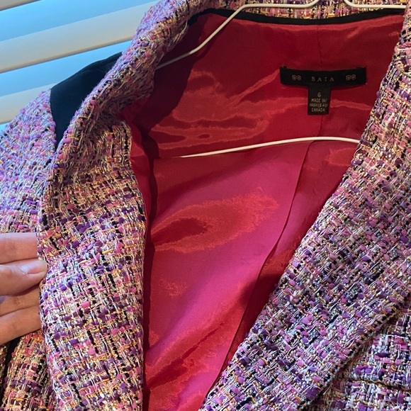 Baia Multicolor Tweed Blazer with Black Accents - Picture 7 of 10